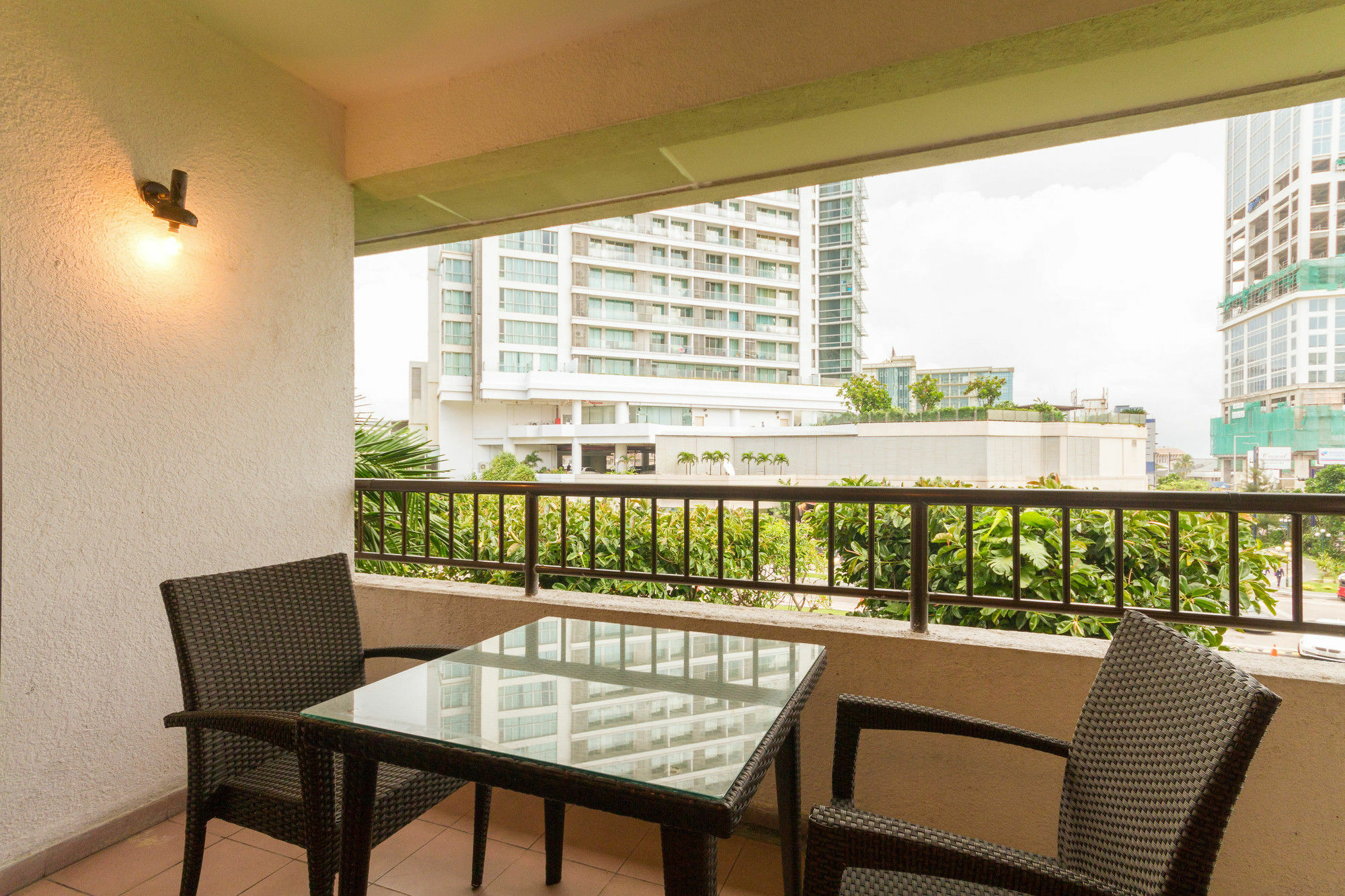 Apartamento Crescat Residencies Colombo Exterior foto
