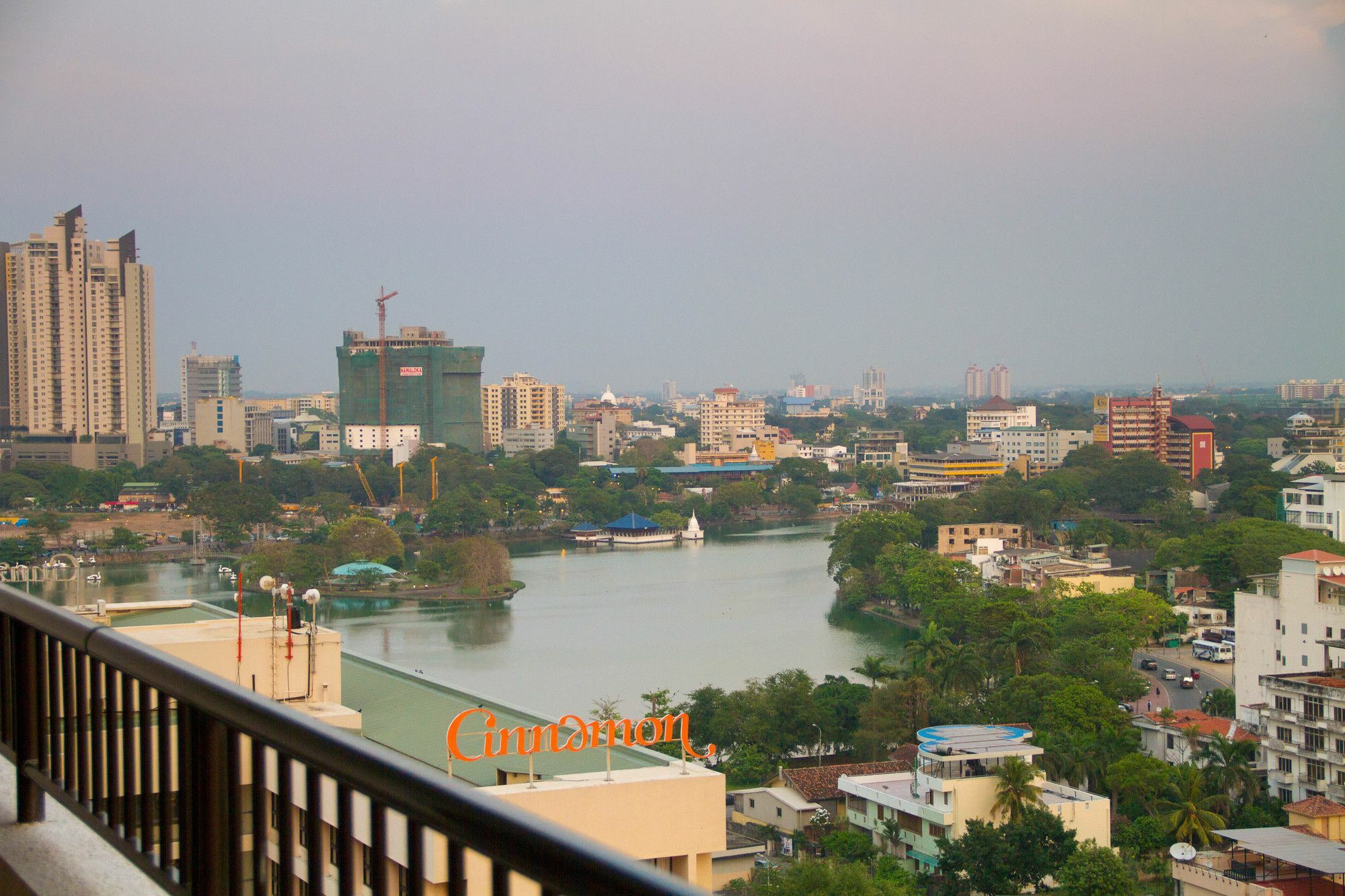 Apartamento Crescat Residencies Colombo Exterior foto