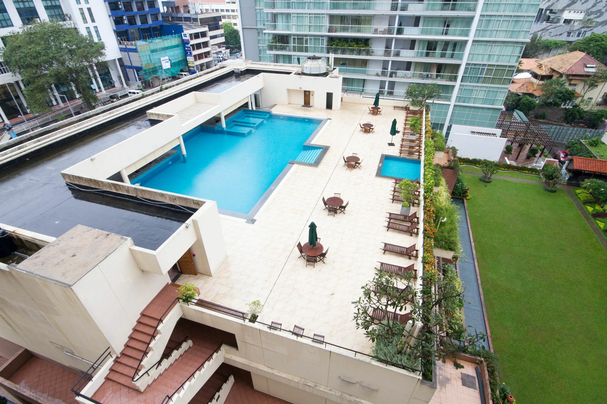 Apartamento Crescat Residencies Colombo Exterior foto