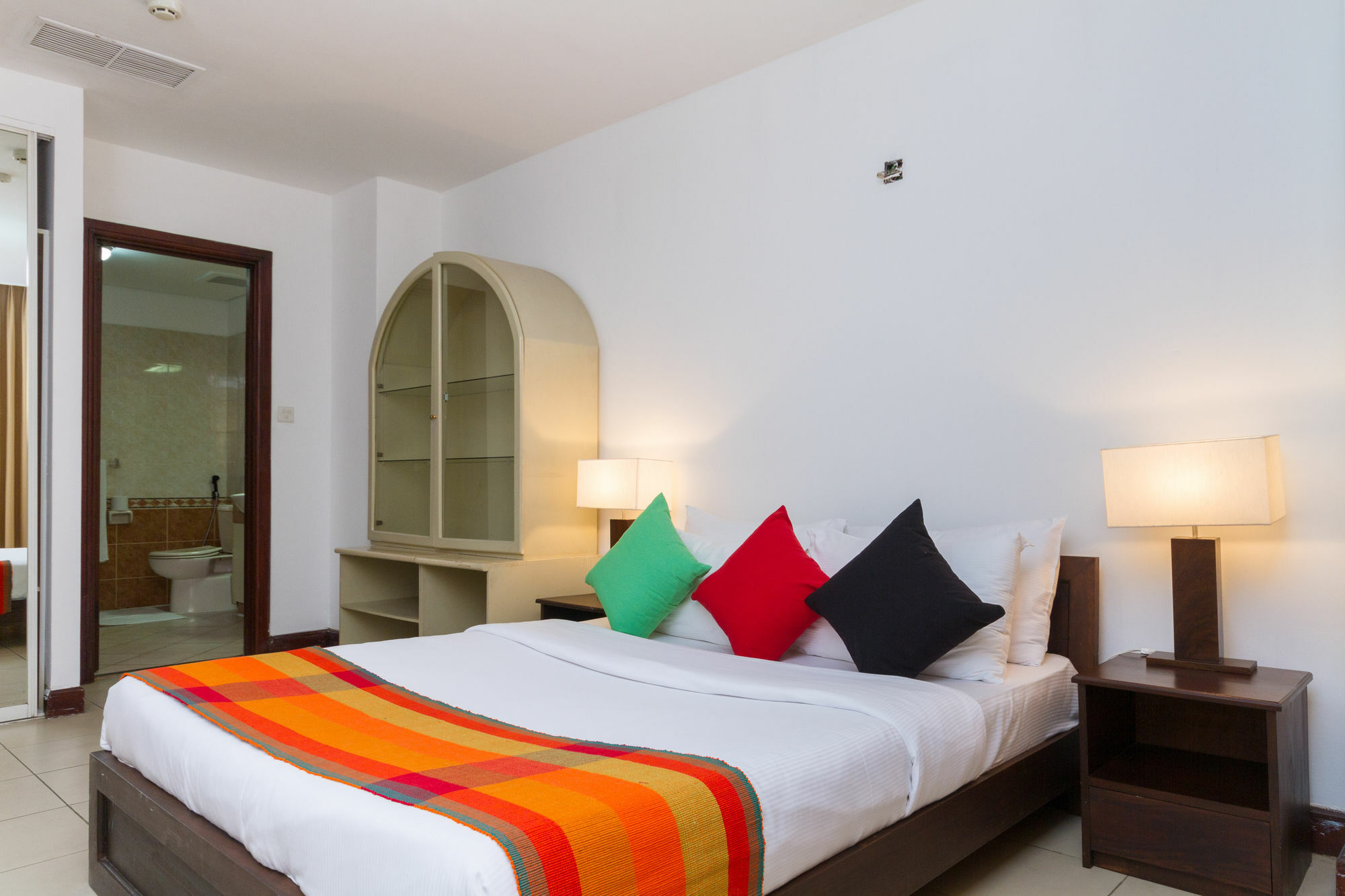 Apartamento Crescat Residencies Colombo Exterior foto