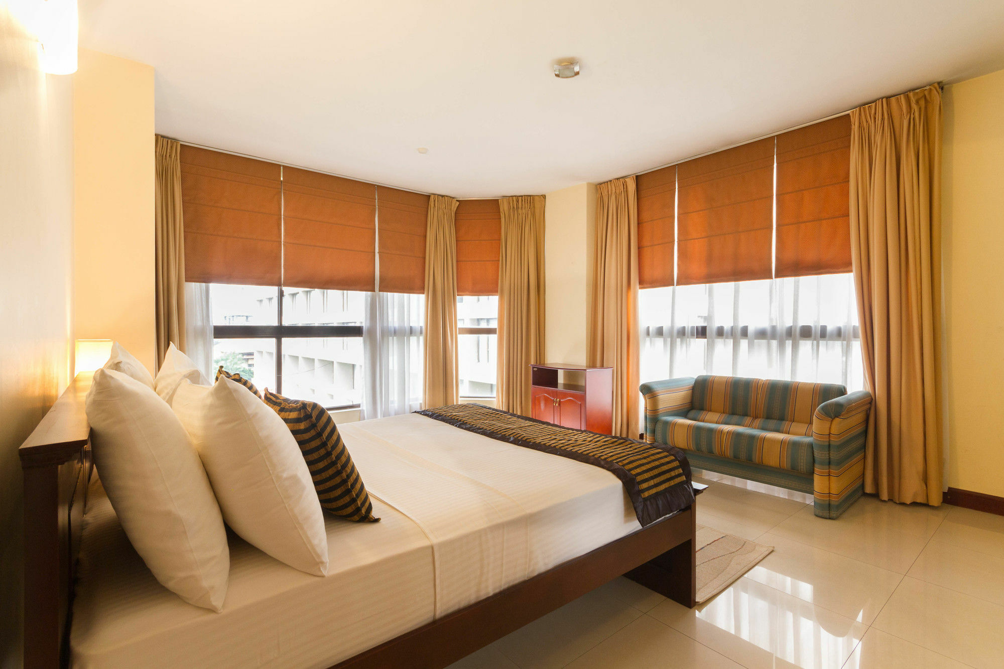 Apartamento Crescat Residencies Colombo Exterior foto