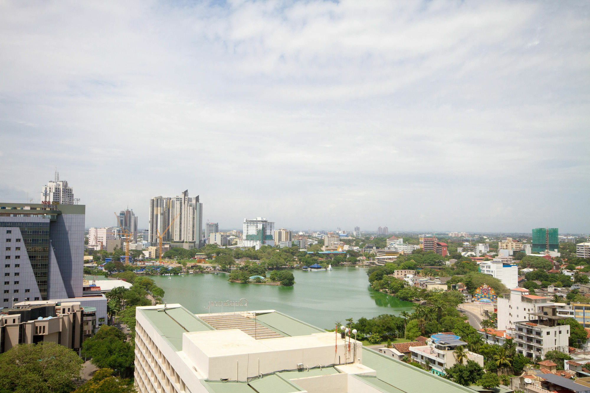 Apartamento Crescat Residencies Colombo Exterior foto