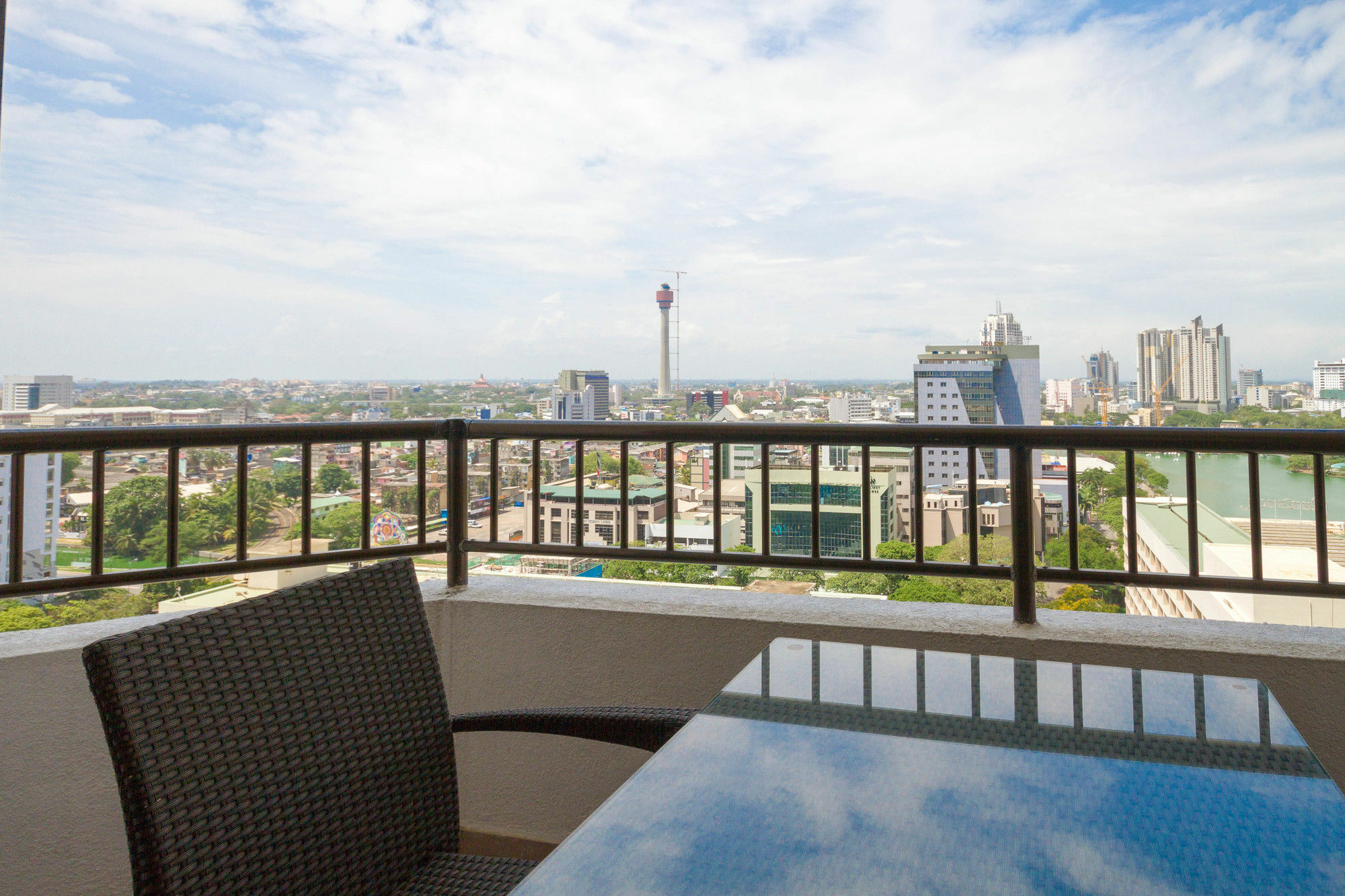 Apartamento Crescat Residencies Colombo Exterior foto